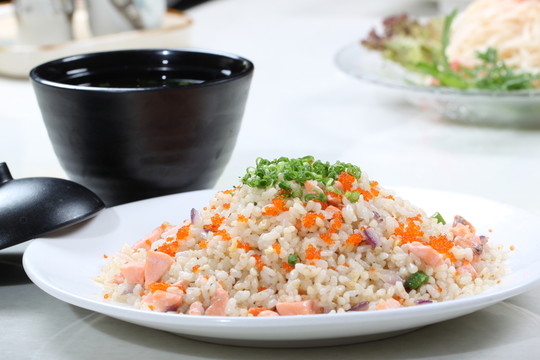 三文魚蟹子炒飯