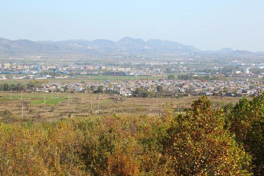太行山下的田野