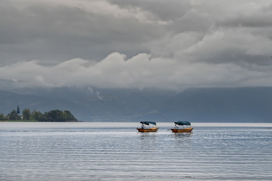 西昌邛海湖