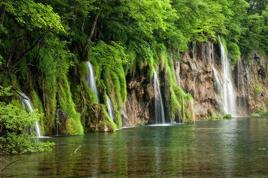 十六湖國(guó)家公園