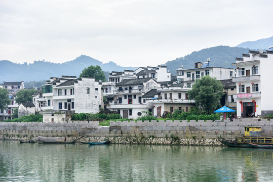 新安江十里畫廊兩岸民居
