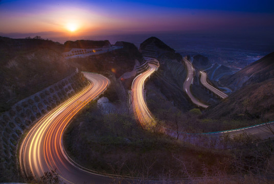 最美公路夜景