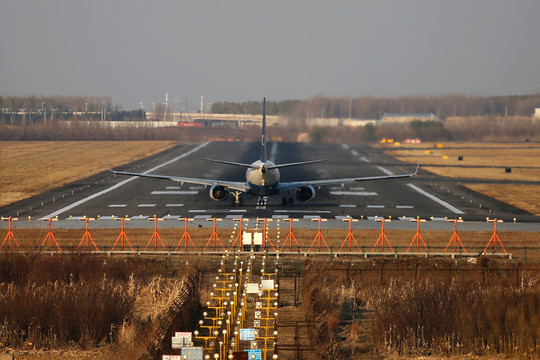 飛機跑道 飛機準備起飛