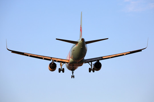 長龍航空 飛機降落