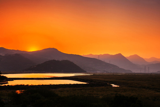 夕陽(yáng)西下