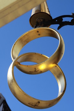 金耳環(huán)