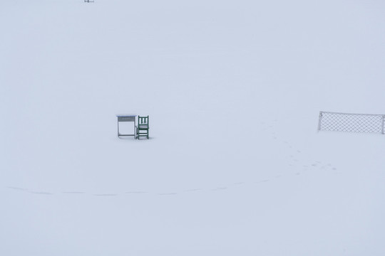 雪后足球訓(xùn)練場(chǎng)