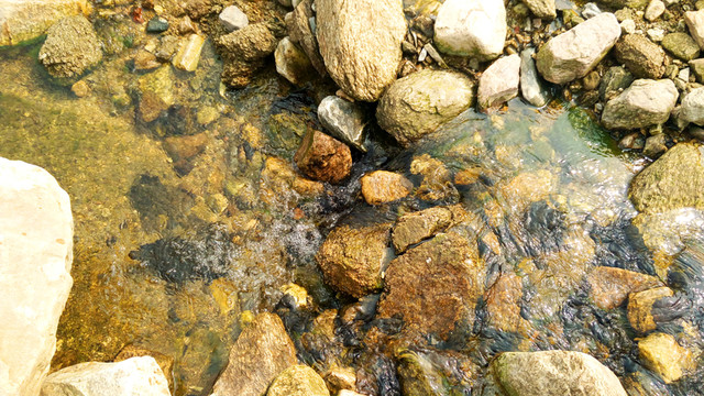 山泉水