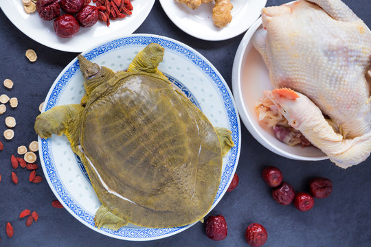 水魚煲雞