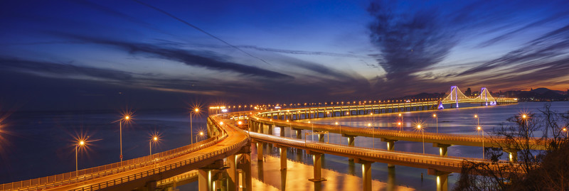 大連南部金色的大橋