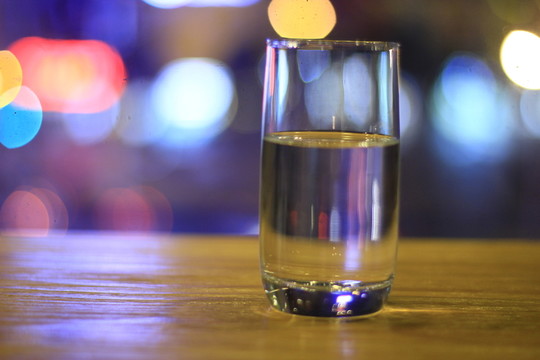 一杯白開(kāi)水
