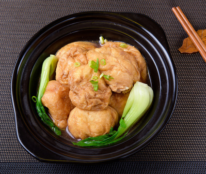 煲仔肉丸