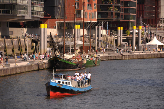 sandtorhafen hafencity hamburg