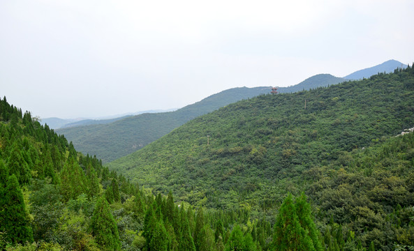 層層疊疊的山脈風(fēng)景