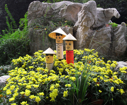 菊花和卡通人物園藝設(shè)計(jì)