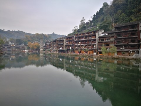 鳳凰古城沱江風光