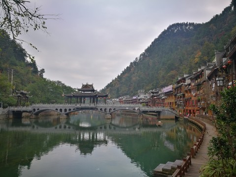 鳳凰古城沱江風(fēng)光