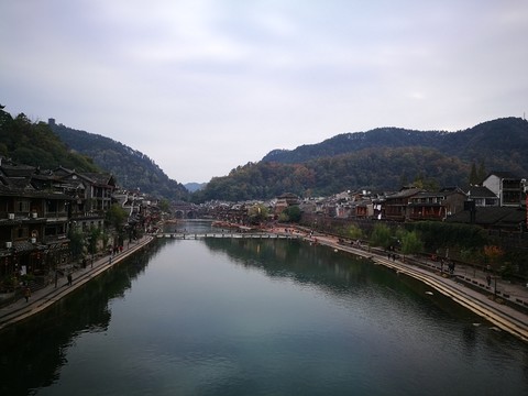 鳳凰古城沱江風光