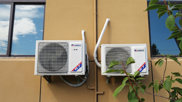 空調(diào)室外機