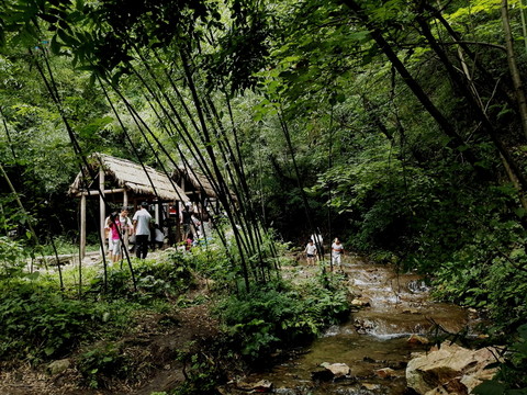 景區(qū)游客 旅游景點(diǎn)景區(qū)安全提示