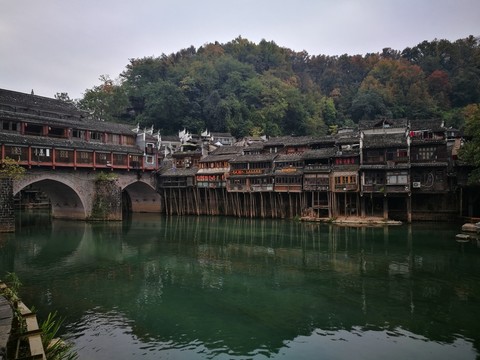 鳳凰古城沱江風光