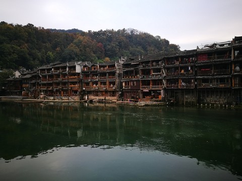 鳳凰古城沱江風光