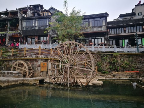 鳳凰古城沱江風光
