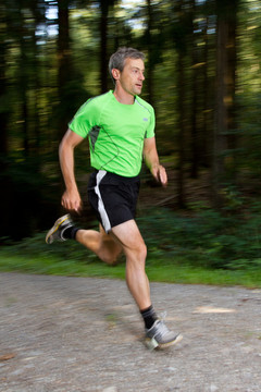 運動員慢跑