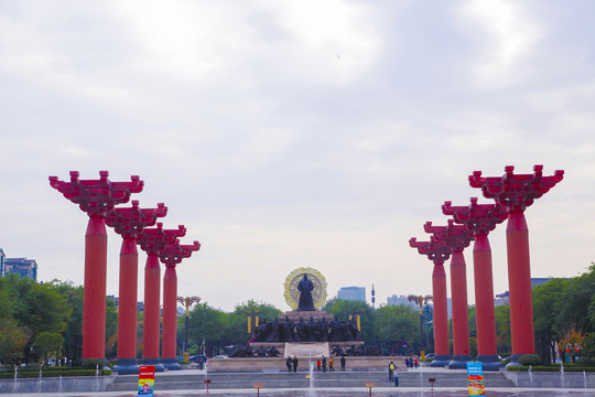西安地標(biāo)開(kāi)元廣場(chǎng)