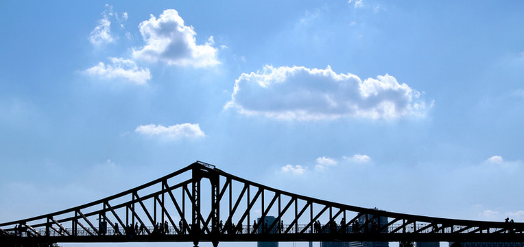 鐵橋