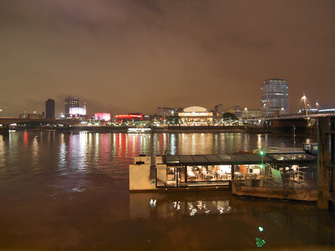 城市