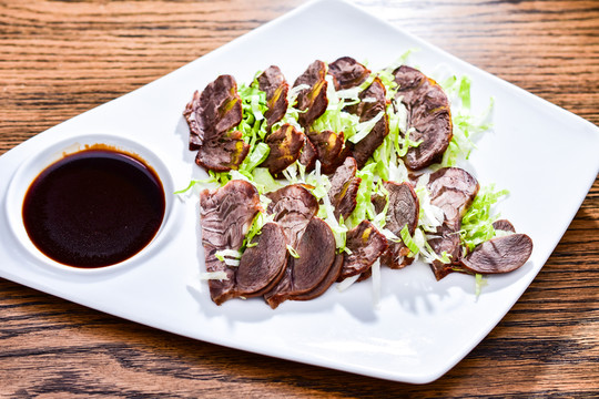 牛肉夾卷心菜 牛肉 牛肉卷心菜