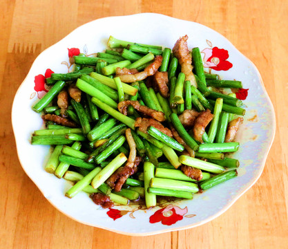 肉絲炒蒜苔