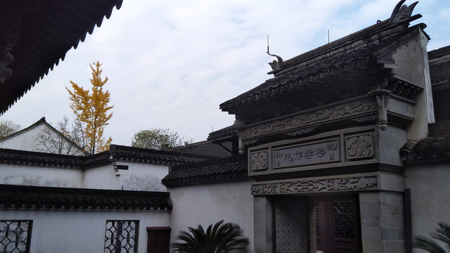 門(mén)楣