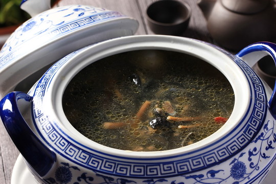滋補燉品 烏雞湯