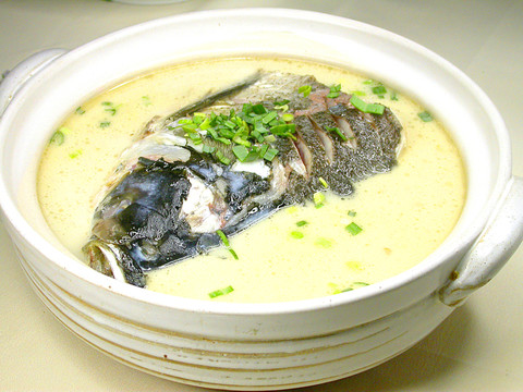 鰱魚頭煲湯