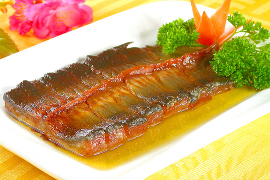 吊燒河鰻