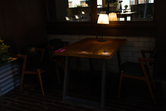 酒吧情調(diào) 桌子