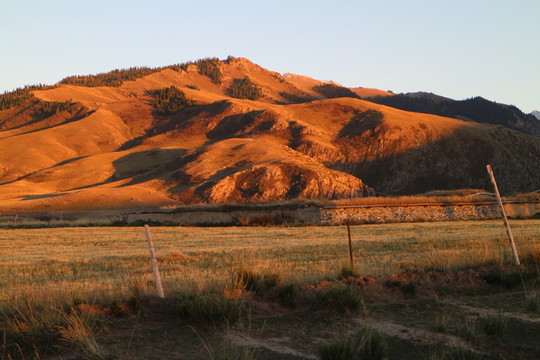 夕陽(yáng)山脈