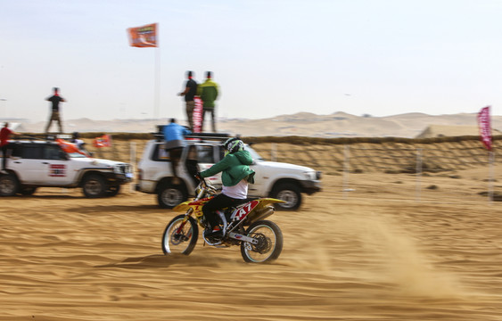 汽車?yán)? loading=