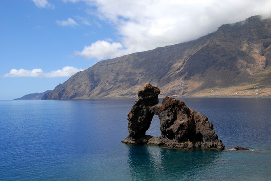 el el hierro的roque de la bonanza