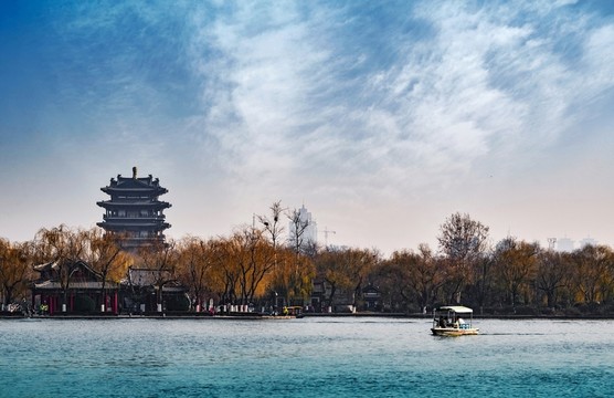 大明湖 超然樓遠(yuǎn)景
