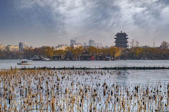 大明湖風(fēng)光
