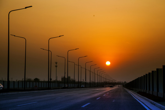 夕陽(yáng)
