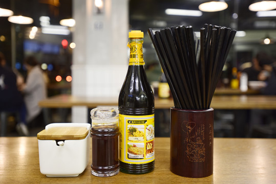 餐館的調(diào)味品