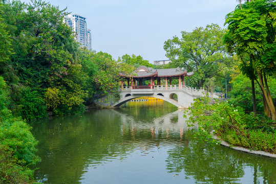 廣西柳州柳候公園羅池風(fēng)雨橋