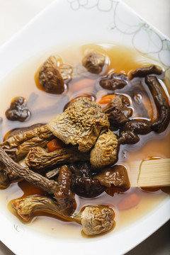 野生菌湯