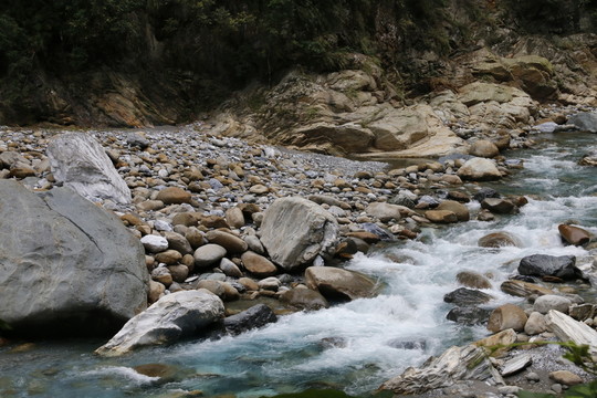 溪水