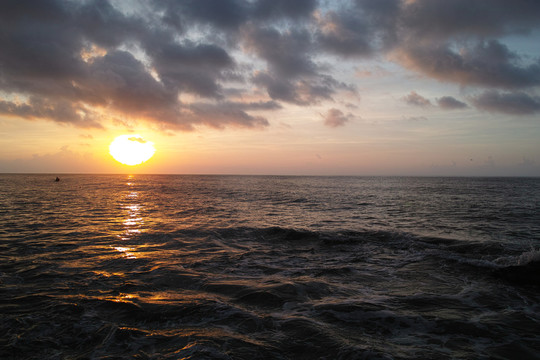 海浪海灘日出朝霞