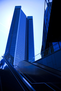 建造